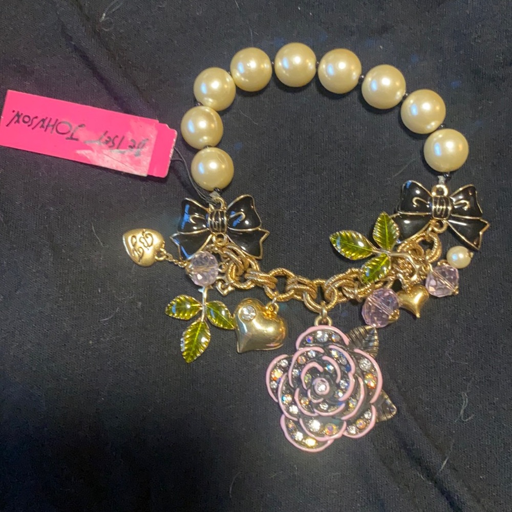 Betsey Johnson rose/gold/pearl bracelet
